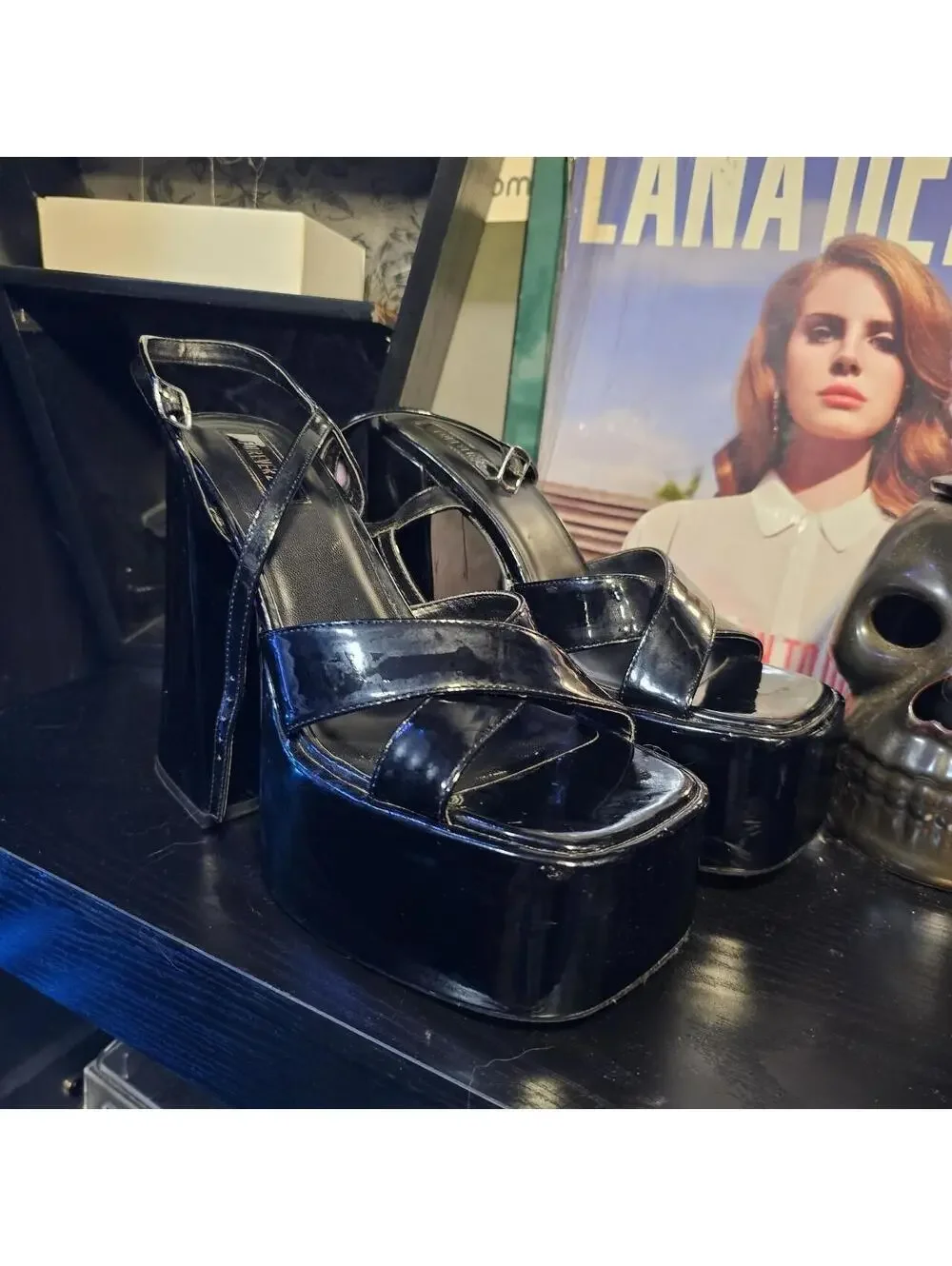 Forever 21 Women's Black Court